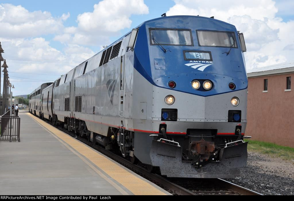 Late westbound "Sunset Limited" pulls into the station